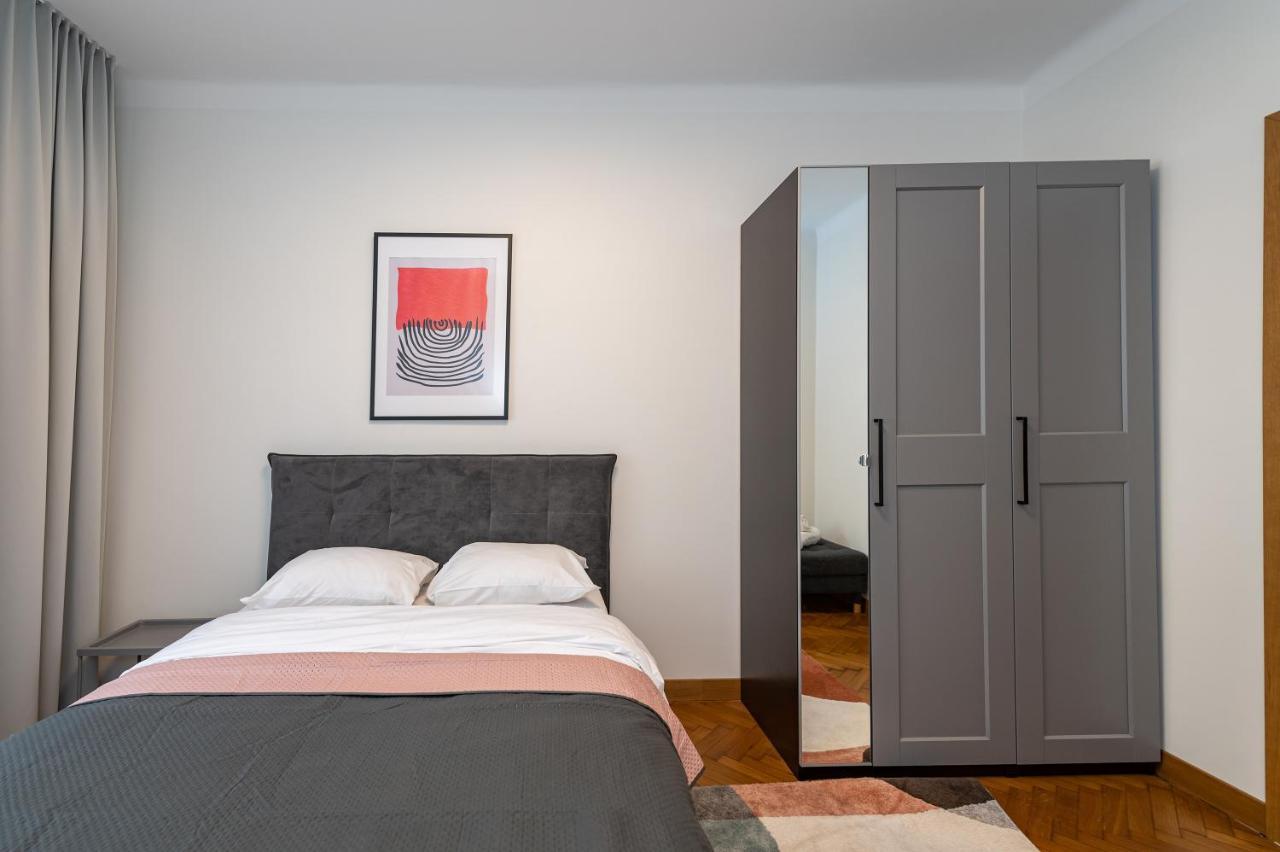 Downtown 4Bd Master Apartment By Hostlovers 考纳斯 外观 照片