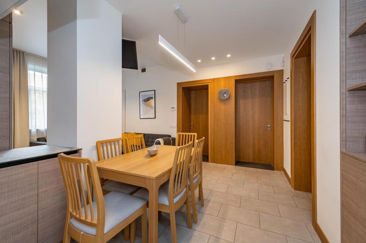 Downtown 4Bd Master Apartment By Hostlovers 考纳斯 外观 照片